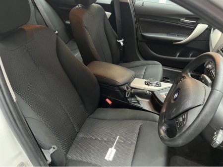 2015 BMW 1 Series 2015 BMW 116I 1.6 AUTOMATIC / CRUISE CONTROL / REVERSE CAMERA AND MORE thumbnail