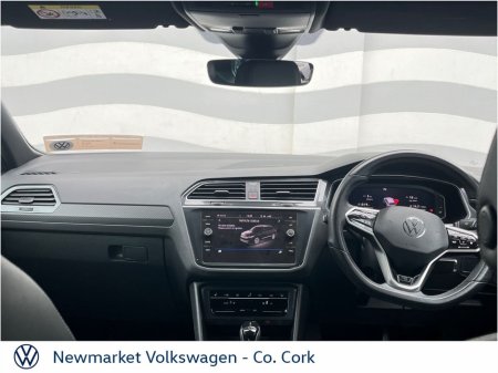 2021 Volkswagen Tiguan - view 2