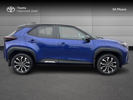 2024 Toyota Yaris Cross - thumbnail 3