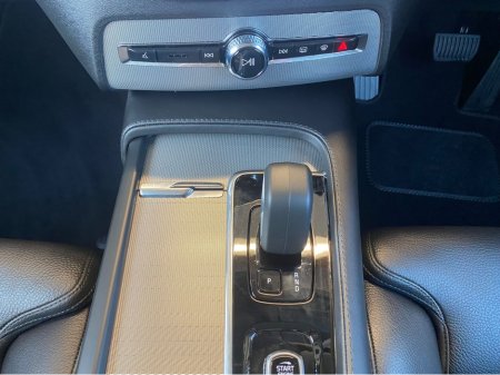 2023 Volvo XC90 2.0 T8 CORE 455BHP 5DR 7S €54,950 thumbnail