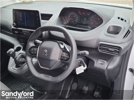 2024 Peugeot Partner PARTNER PRO PLUS1.5 HDI 100 65 €17,845 thumbnail