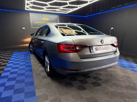 2016 Skoda Superb - thumbnail 9