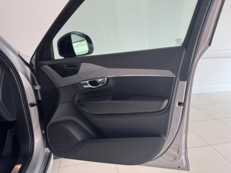 2022 Volvo XC90 T8 PHEV 455hp Plus (Dark Theme) €66,000