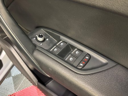 2018 Audi Q5 2.0TDI 190 S-Tronic quattro SE €20,950 thumbnail