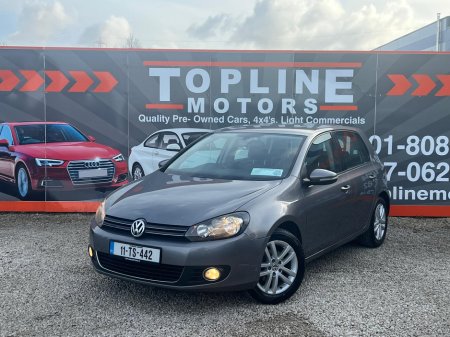 2011 Volkswagen Golf - view 2