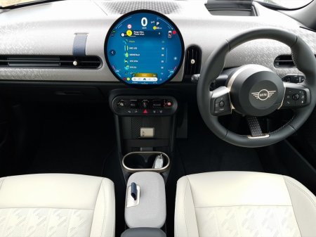 2024 MINI Hatch Exclusive Level 1 €32,995