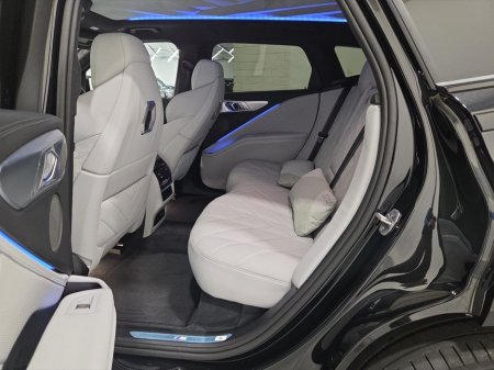 2026 BMW XM - thumbnail 11