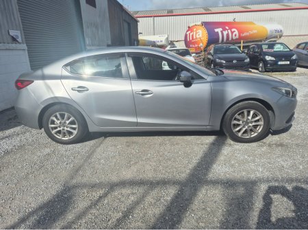 2016 Mazda Mazda3 1.5 D 105PS EXECUTIVE IPM 4 4DR €8,950