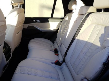 2022 BMW X5 xDrive30d M Sport €89,995 thumbnail