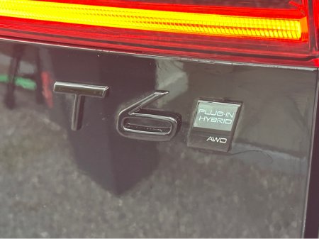 2025 Volvo XC60 AWD T6 TOP SPEC thumbnail