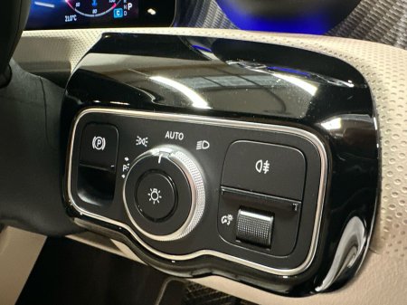 2024 Mercedes-Benz A Class A180 D Progressive Line + €42,900 thumbnail