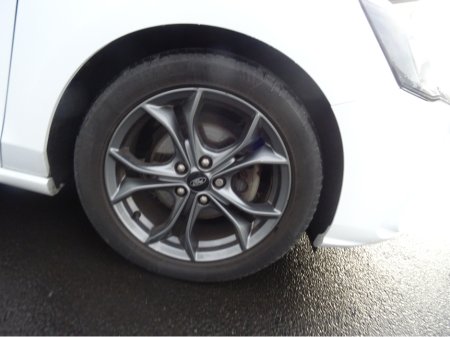 2019 Ford Focus ST-LINE 1.0 ECOBOOST 125 125PS 4DR €18,450 thumbnail