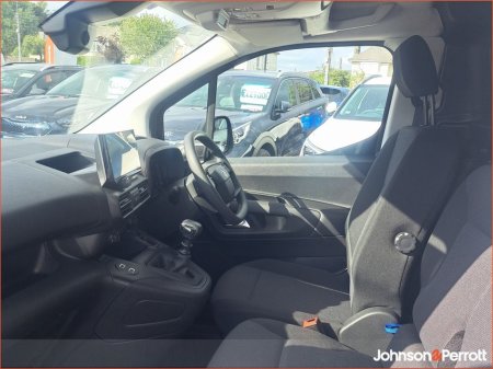 2025 Opel Combo Komfort 2300 L2H1 1.5 (100PS) €21,500