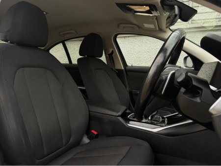 2021 BMW 3 Series 330e SE PRO AUTO / 20" UPGRADED ALLOYS / APPLE & ANDROID / ONE OWNER / BMW HISTORY / *FINANCE OPTIONS AVAILABLE* €26,949 thumbnail