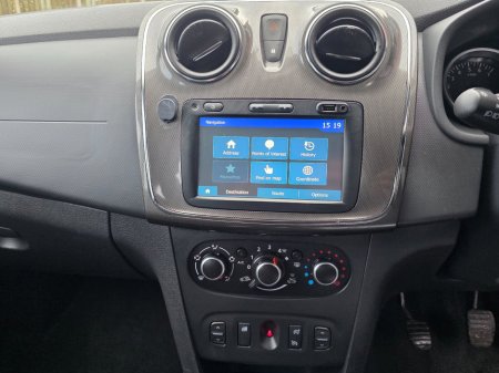 2017 Dacia Sandero Stepway 1.5 dCi 90 STEPWAY SIGNATURE €5,950 thumbnail