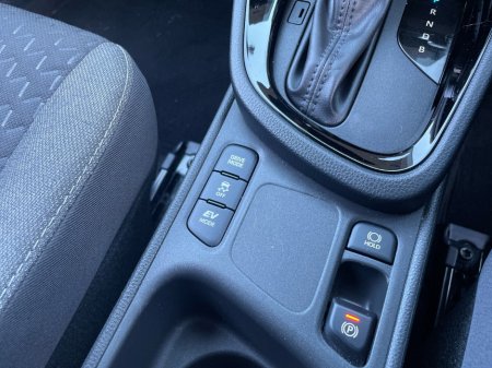 2025 Toyota Yaris Cross - thumbnail 9