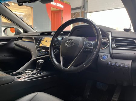 2019 Toyota Camry - thumbnail 9