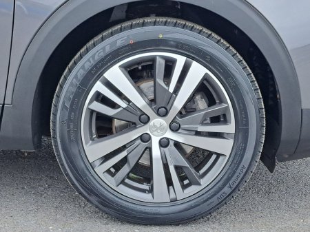 2023 Peugeot 3008 - thumbnail 11