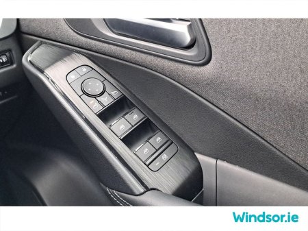 2025 Nissan Qashqai E-POWER SV €3000 Scrappage Offer €37,995 thumbnail