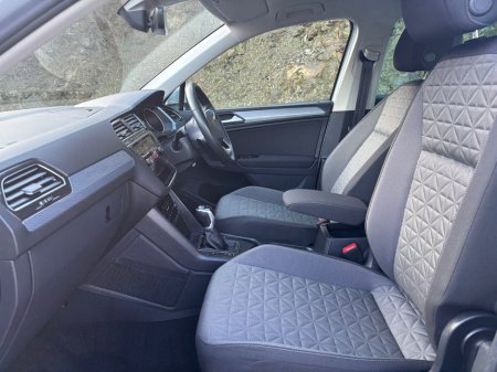 2023 Volkswagen Tiguan 2.0 TDI 150HP Life DSG €34,950 thumbnail