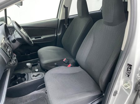 2019 Toyota Yaris - thumbnail 18