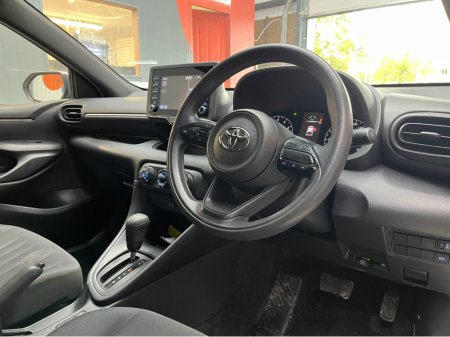 2021 Toyota Yaris - thumbnail 8