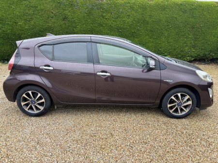 2017 Toyota Aqua - thumbnail 3