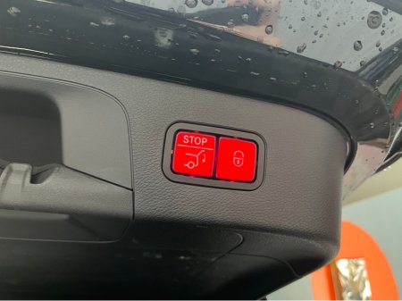 2020 Mercedes-Benz EQC - thumbnail 8