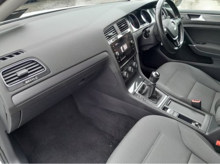 2017 Volkswagen Golf - thumbnail 23