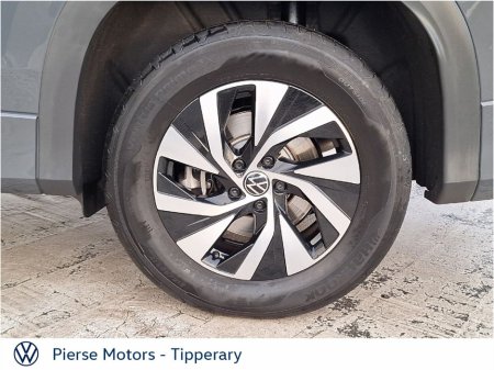 2025 Volkswagen Tayron 2.0 TDI Edition 75 150HP DSG €52,950 thumbnail