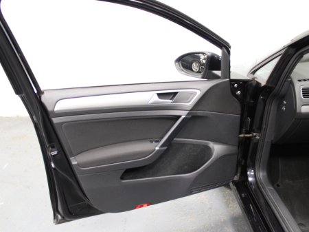 2017 Volkswagen Golf 1.2 TSI COMFORTLINE €15,950 thumbnail