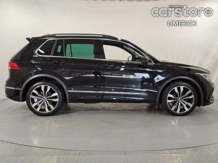 2023 Volkswagen Tiguan - view 2