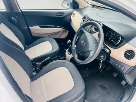 2017 Hyundai i10 - thumbnail 16