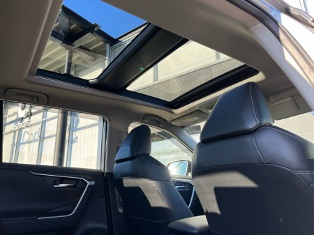 2023 Toyota Rav4 2.5 Hybrid AWD-i Platinum €44,950 thumbnail