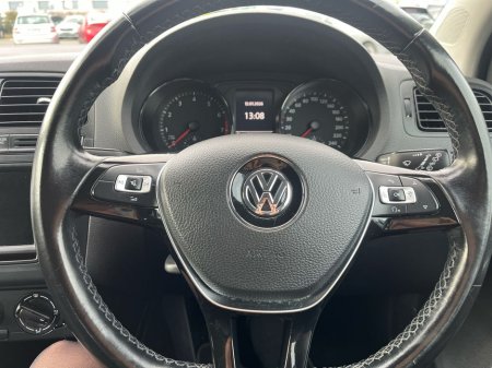 2017 Volkswagen Polo 1L 60HP Trendline €11,900 thumbnail