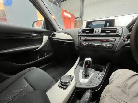 2015 BMW 1 Series 2015 BMW 116I 1.6 AUTOMATIC / CRUISE CONTROL / REVERSE CAMERA AND MORE thumbnail