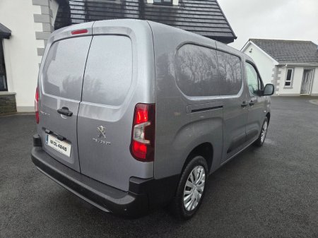 2019 Peugeot Partner - thumbnail 5
