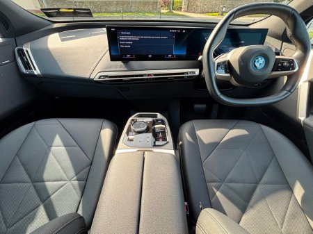 2022 BMW iX - photo 2