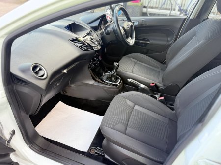 2013 Ford Fiesta ZETEC - 1.2 - LOW MILES - FULL SERVICE HISTORY €7,995 thumbnail