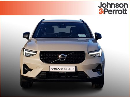2025 Volvo XC40 2.0 B3 163bhp MHEV Plus Dark (Rear Camera / Heated Seats / Cruise Control) €48,900