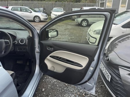 2019 Mitsubishi Mirage - thumbnail 9