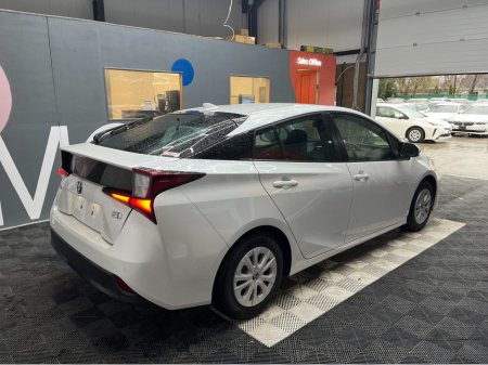 2022 Toyota Prius - thumbnail 2
