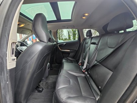 2016 Volvo XC60 - thumbnail 16