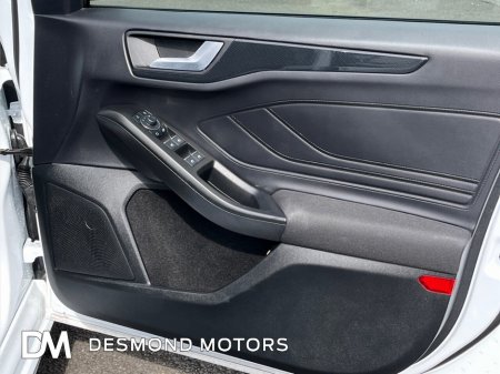 2025 Ford Focus ST-LINE X MHEV €29,990 thumbnail