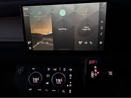 2023 Land Rover Defender - thumbnail 8