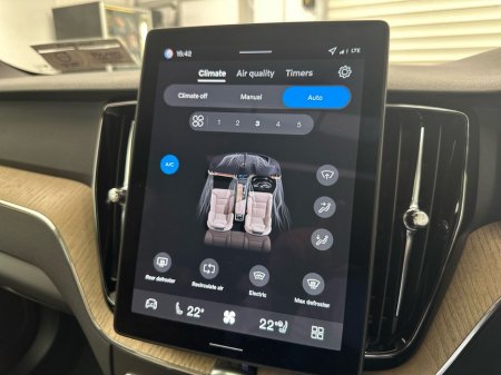 2026 Volvo XC60 - thumbnail 18