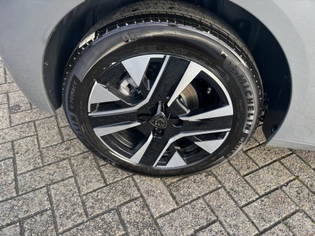 2026 Peugeot 208  €30,795