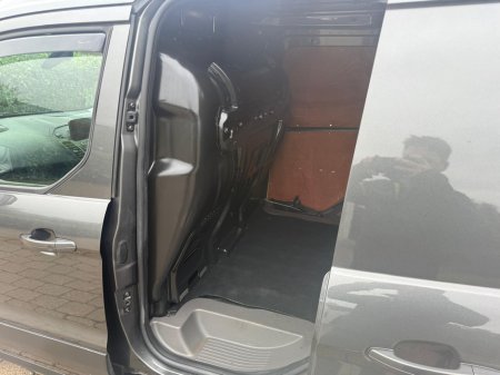 2021 Ford Transit Connect Active AUTO NO VAT 120bhp €23,250 thumbnail