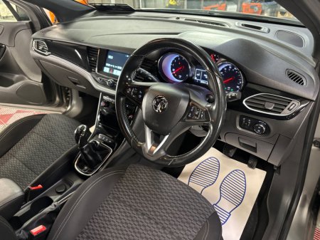 2017 Vauxhall Astra - thumbnail 9