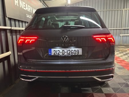 2021 Volkswagen Tiguan - thumbnail 2